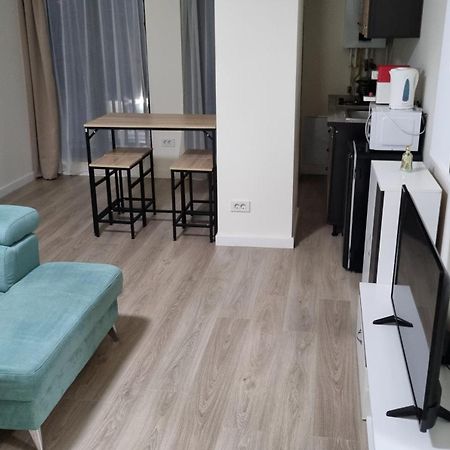 Apartament Cwa 1 Aeroport Otopeni Luaran gambar