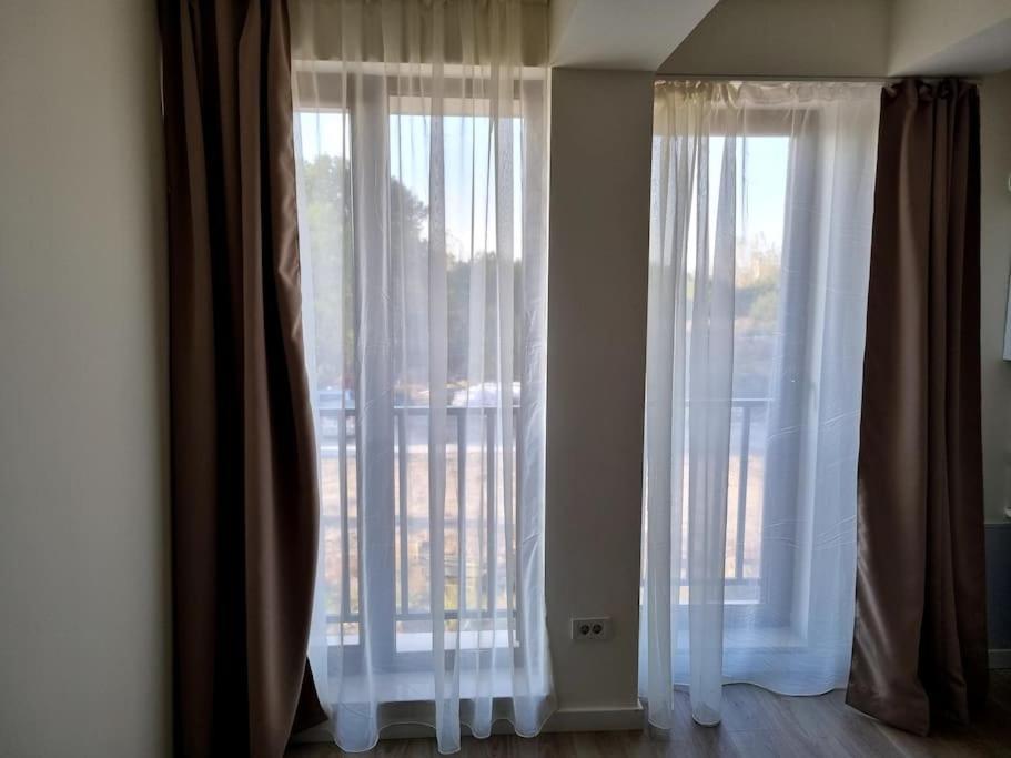 Apartament Cwa 1 Aeroport Otopeni Luaran gambar